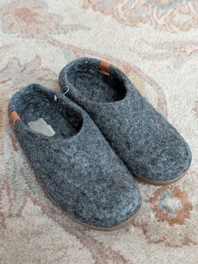 Baabushka Wool Slipper Rubber Sole Gray Felt Slip-On Slippers